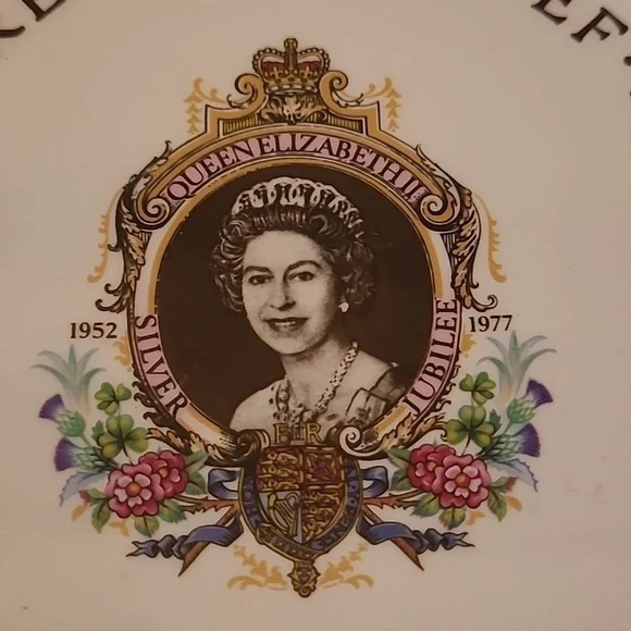 LORD NELSON POTTERY 1977 Silver Jubilee Her Majesty Queen Elizabeth II Plate - Picture 5 of 13